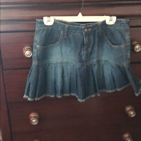 Skirts - Picture 4 of 4